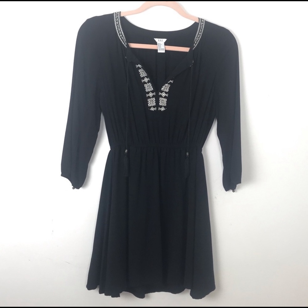 Forever 21 3/4 Sleeve V-Neck Dress w/ Embroidery